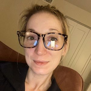 Meet your Posher, Rebecca